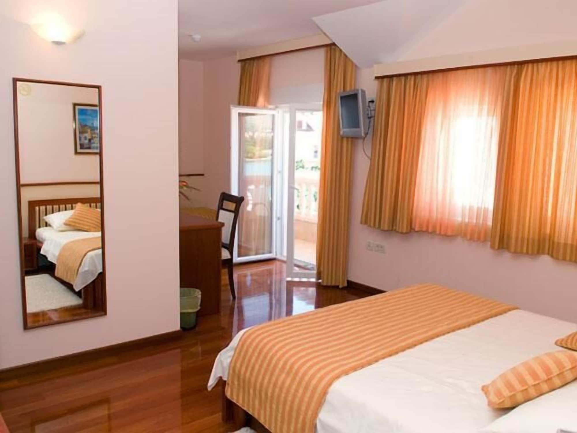 Hotel Trogir Palace Bagian luar foto