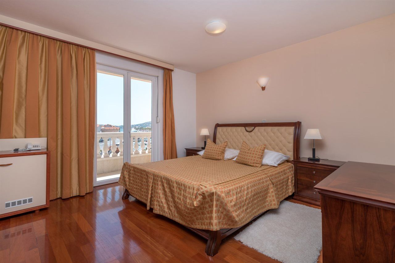 Hotel Trogir Palace Bagian luar foto